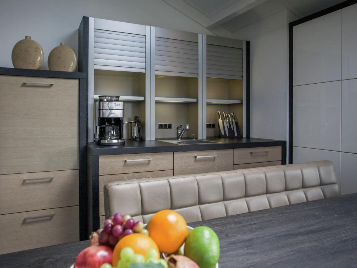 Holiday Home In Kattendijke With Terrace المظهر الخارجي الصورة